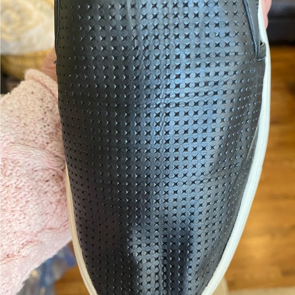 VINCE Blair Slide on Shoes; Black Faux Leather; Good Condition; Size USA 8 - Picture 9 of 13